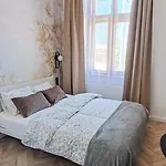Lion Apartments - Premium Studio