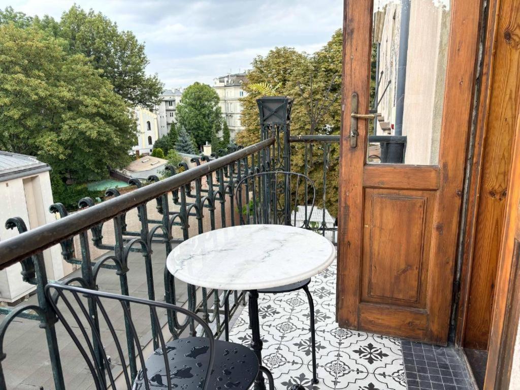 Lion - Premium * Krakow